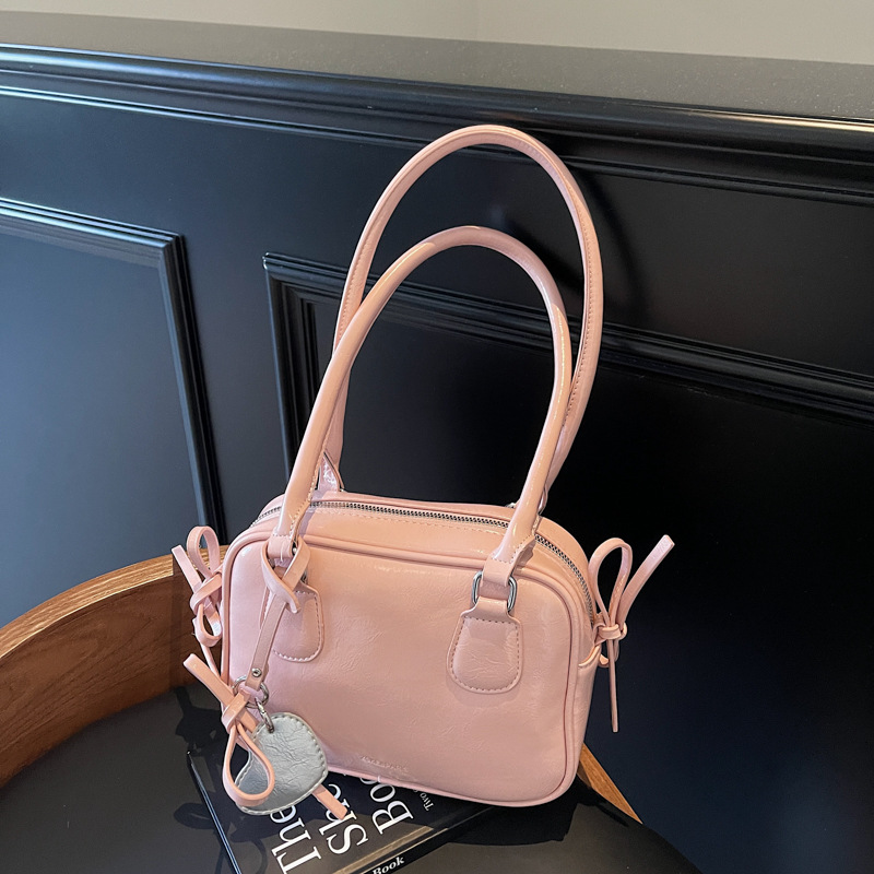 Korean niche handbag for women 2025 new trendy bowling bag, single-shoulder underarm bag, simple hand-held bag details Picture