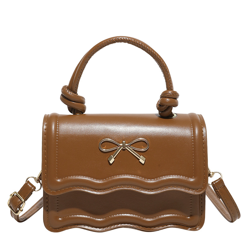 A stylish and casual single-shoulder crossbody bag for ladies in the summer of 2025, with a simple and elegant texture Item Picture