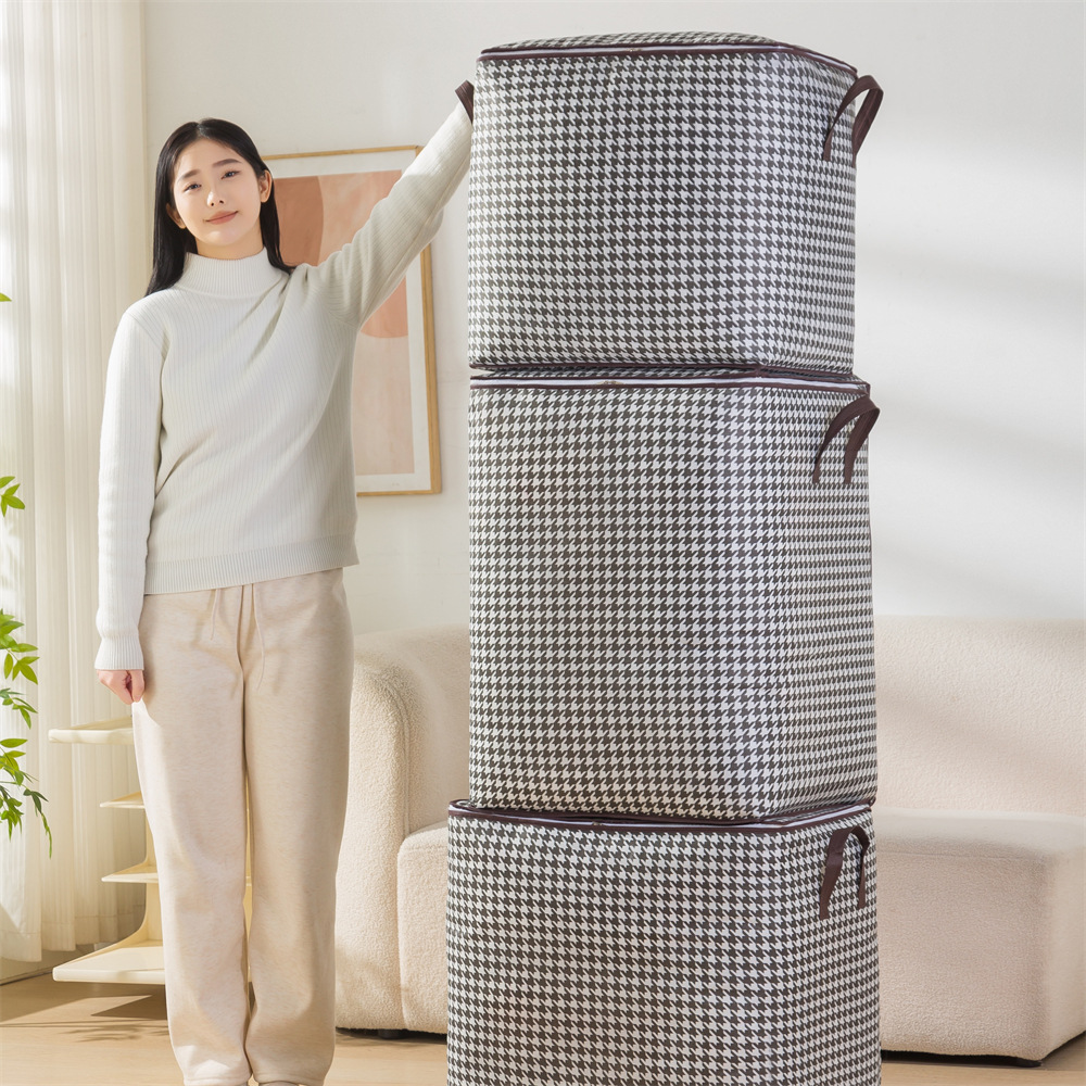 Thousand-bird grid clothing storage bags, moisture-proof and dust-proof cotton quilt bags, moving packing storage bags, household large-capacity miscellaneous bags Application Scenario