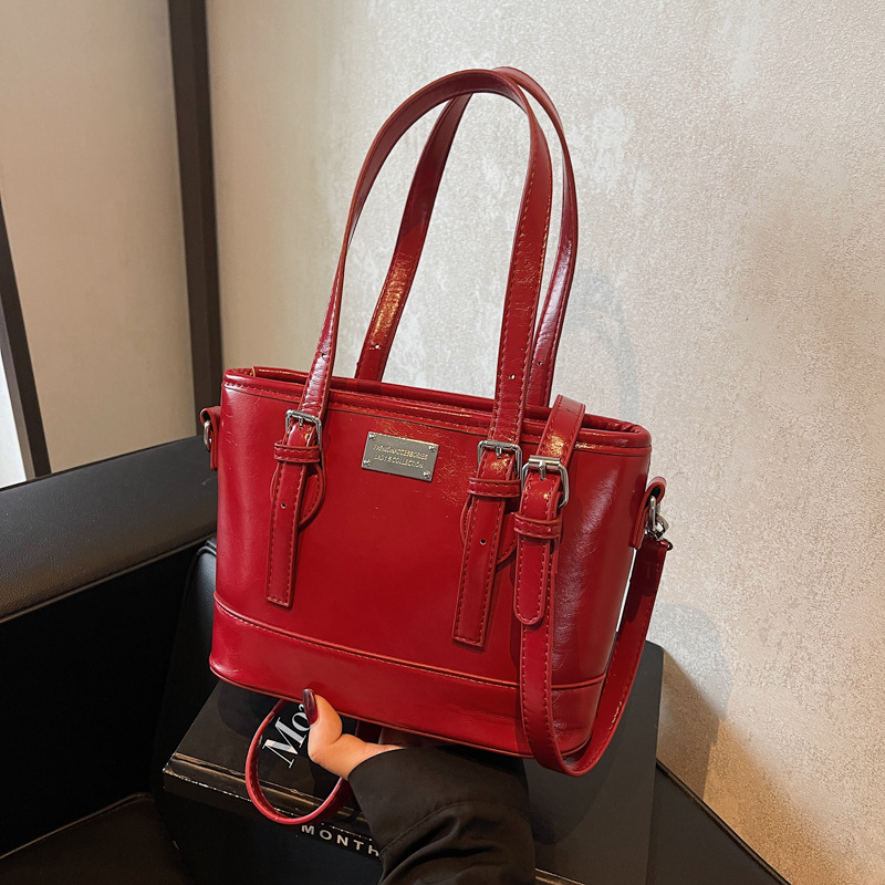 This year, the popular single-shoulder bags for women are the 2024 new casual, versatile and high-end crossbody bags and women's hand-held bucket bags details Picture
