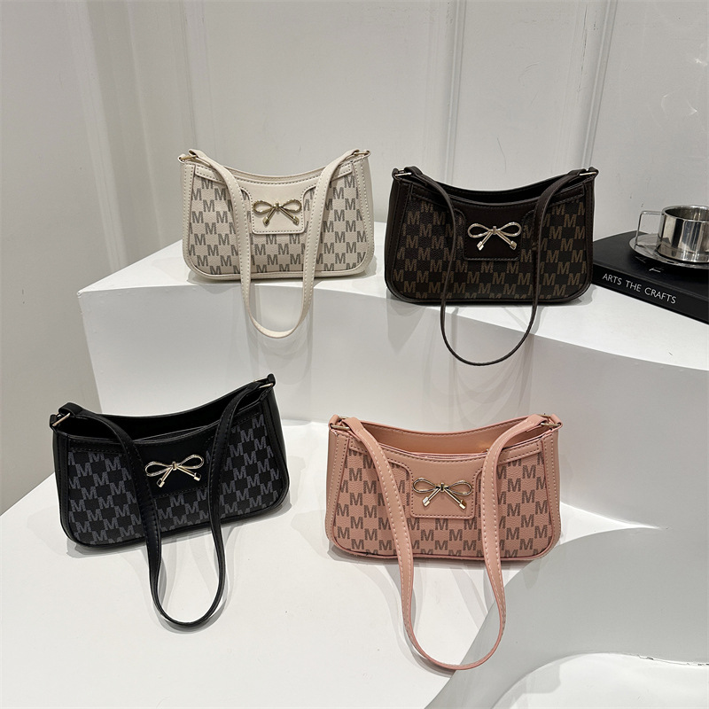 Korean-style stylish bow bag for women, new summer 2025, stylish commuting underarm single-shoulder bag for women Application Scenario