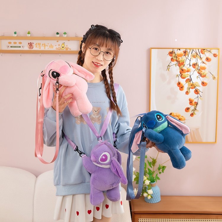 The new Capibarra Stitch plush bag, cartoon and cute, cute backpack, plush toy and cute doll Application Scenario