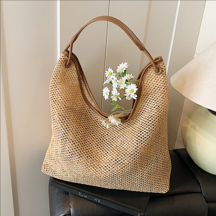 Large-capacity handbag, straw woven bag, 2025 new style, fashionable and versatile shoulder bag, vacation armpit bag, woven tote bag full figure