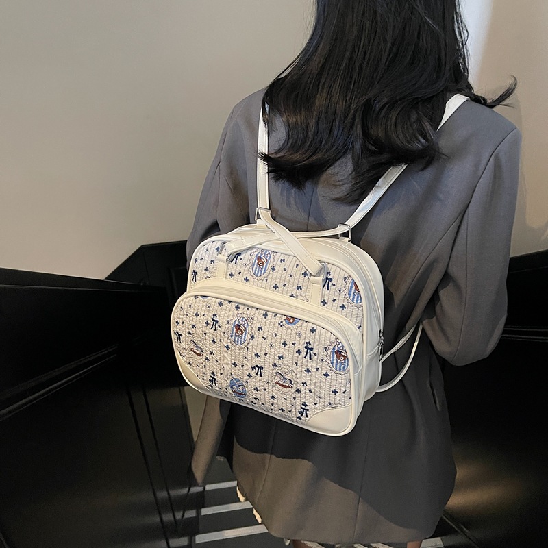 The 2025 new cross-border versatile and fashionable underarm bag, a large-capacity, simple and casual women's backpack, and a trendy commuting single-shoulder bag Specification drawing