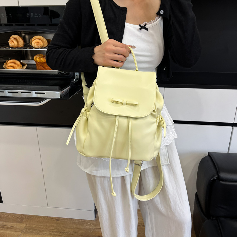 The Korean version of the ins fashion solid-color small backpack for women in the summer of 2025 is a versatile, niche and trendy school backpack Application Scenario