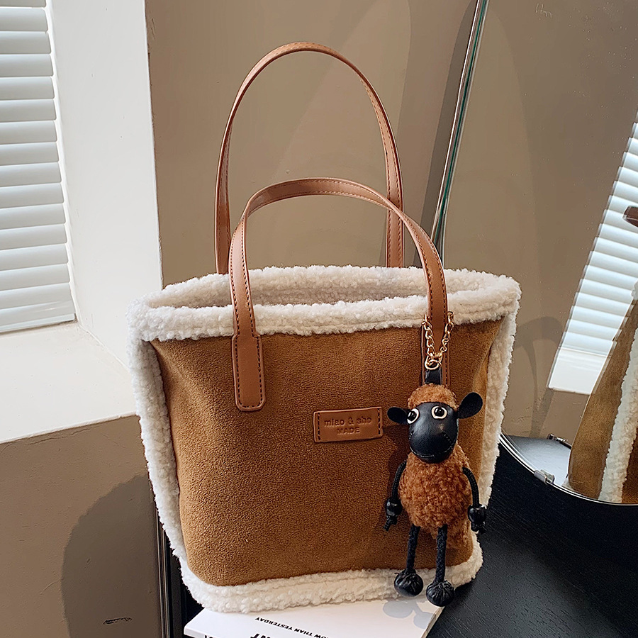 Retro matte plush bag for women, 2024 new trendy Korean version tote bag, casual and versatile single-shoulder vegetable basket bag full figure