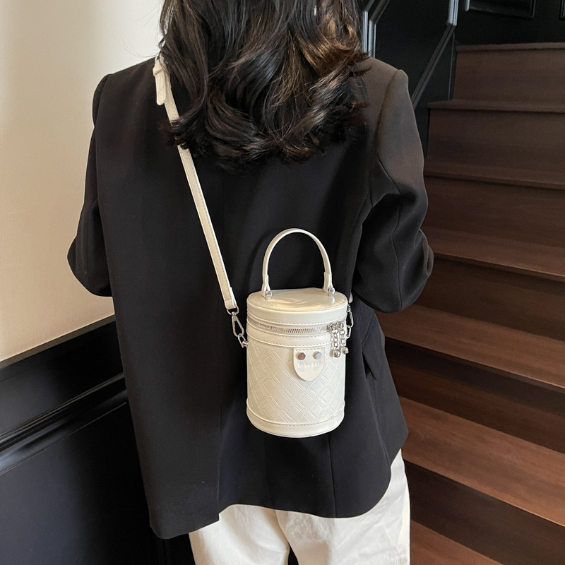 Cross-border Women's 2025 New high-end handbag, niche bucket bag, exquisite shoulder bag, fashionable crossbody bag Specification drawing