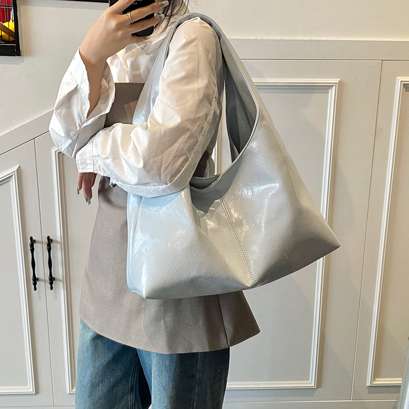 Retro commuting large-capacity underarm bag for women 2025 new style, high-end soft leather single-shoulder bag, simple and versatile bucket bag Specification drawing