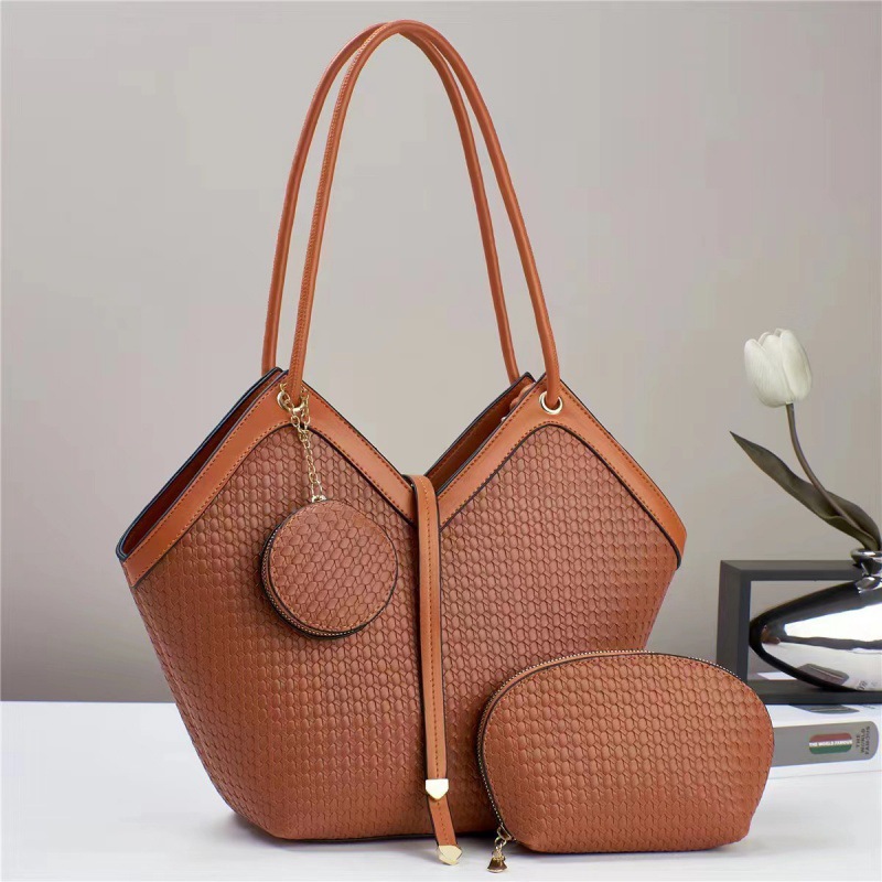 Summer single-shoulder new ladies' trendy, elegant, large-capacity, manufacturer's direct export mail fashionable bag, simple 2024 crossbody details Picture