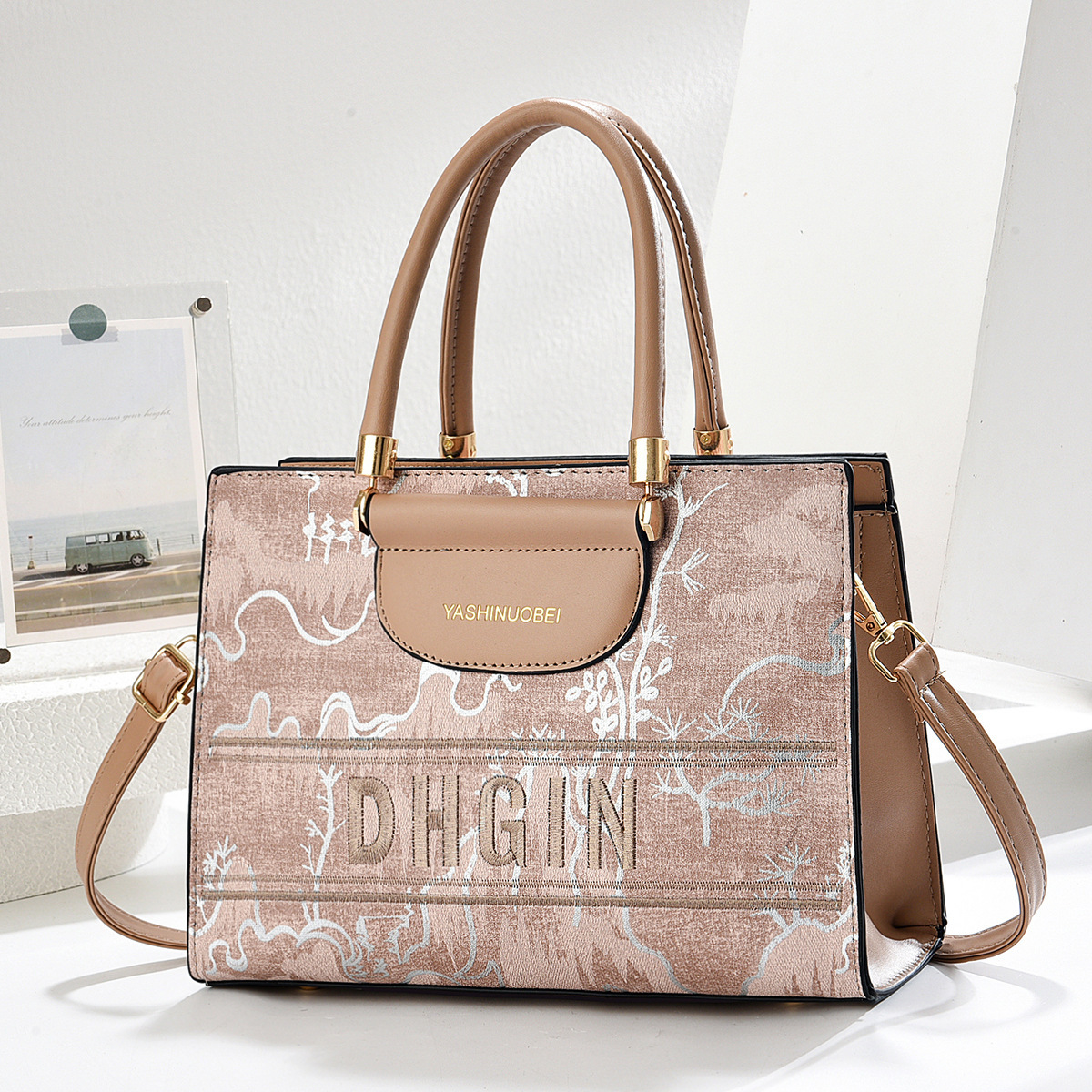 Korean trendy tote bag 2025 New style, fashionable and casual, large-capacity single-shoulder bag, high-end women's bag wholesale details Picture