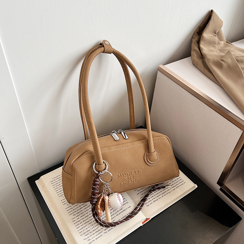 Korean version niche design matte hand-held bowling bag for women, 2024 new retro underarm bag, commuter single-shoulder bag details Picture