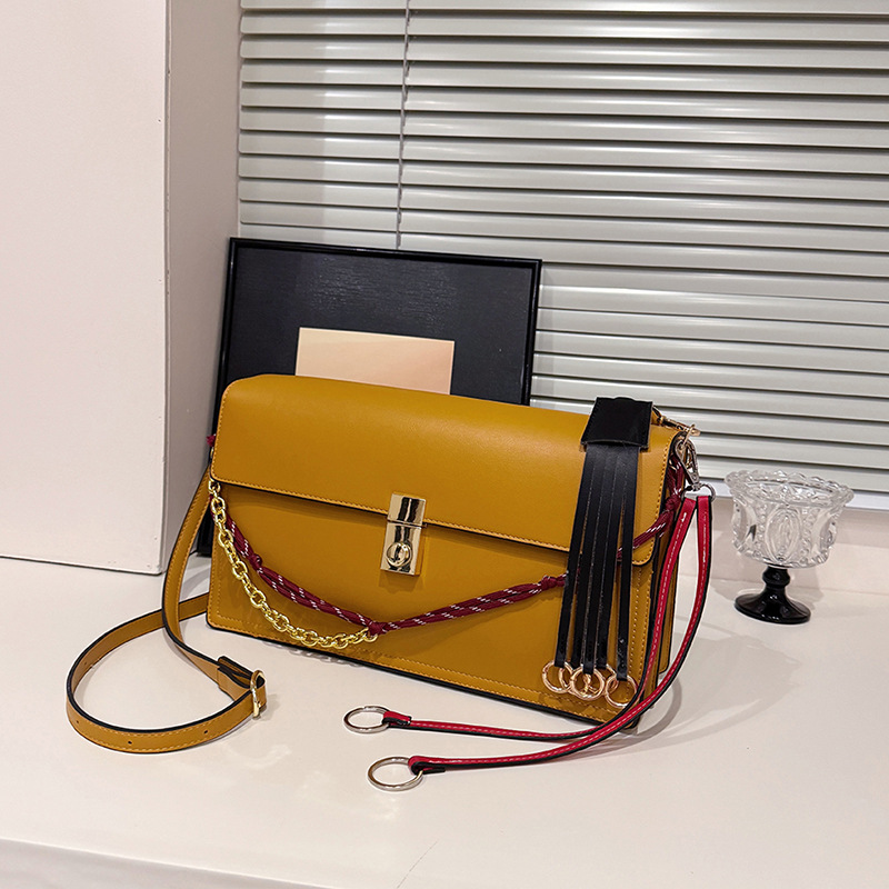 High-end underarm lock small square bag 2025 new trendy and niche design, fashionable, casual and versatile single-shoulder crossbody bag details Picture