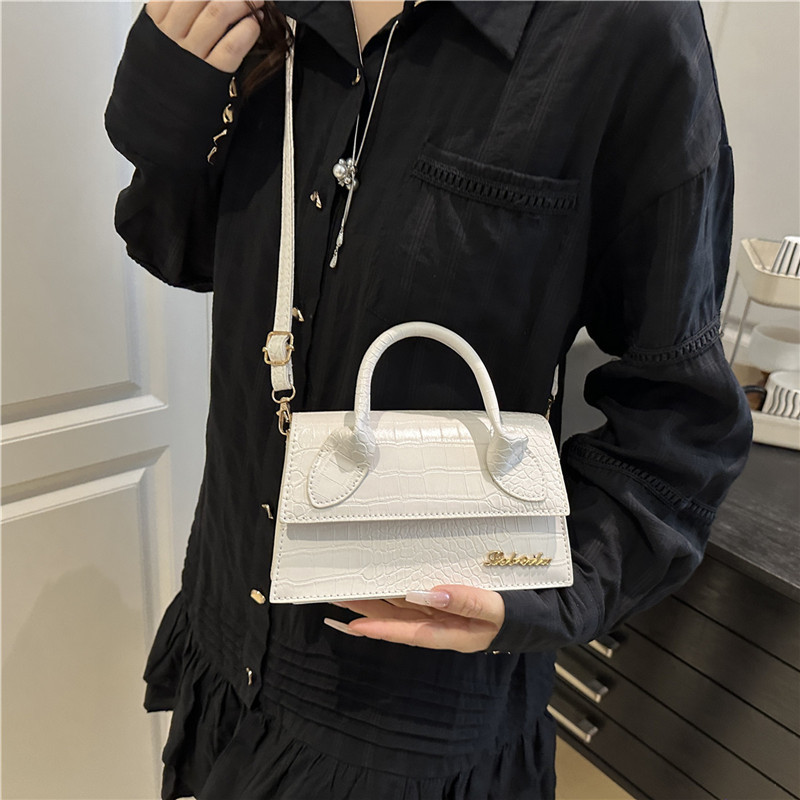 This year, the cross-border small square bag 2025 is a new style of fashionable and casual commuting crossbody bag from Europe and America, featuring a popular letter single-shoulder bag details Picture