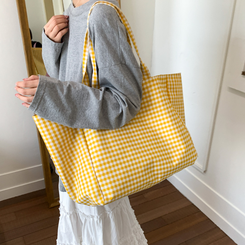 Trendy checkered large-capacity canvas bag for women 2025 new style casual and laid-back shopping bag, lightweight single-shoulder tote bag full figure