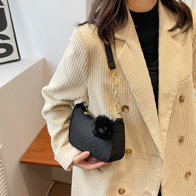 The 2022 trendy casual women's bag for foreign trade, a fresh and retro crossbody bag, a stylish and stylish single-shoulder small square bag Specification drawing