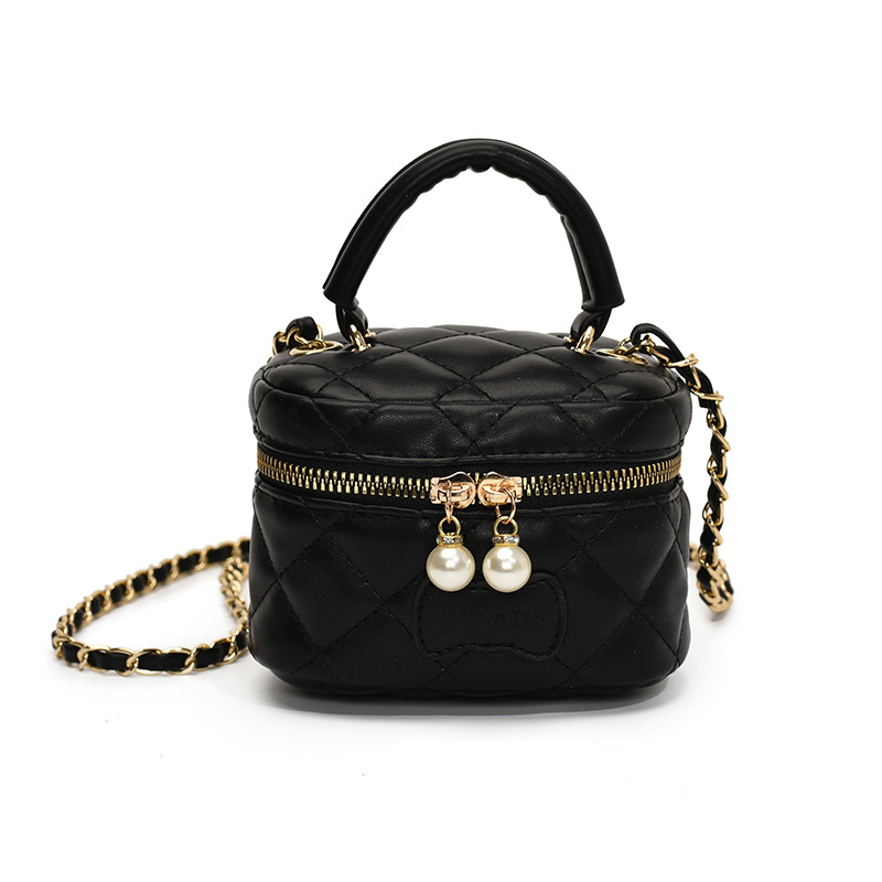 The 2025 new chain box bag for women's Spring and summer is a versatile and fashionable little chanel-style crossbody bag and a mini handbag for girls Item Picture