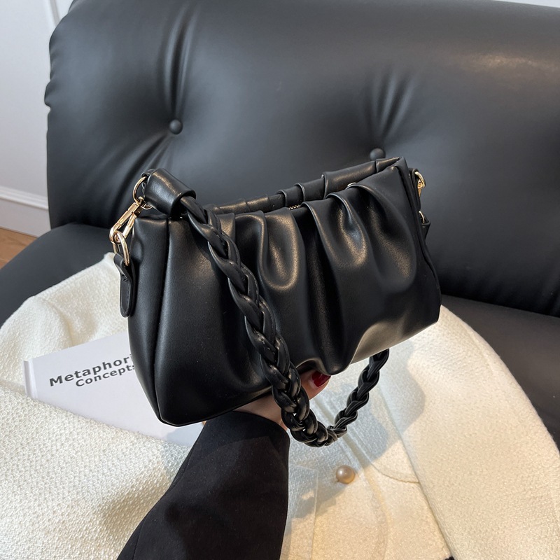 A trendy Korean style, niche design, high-end pleated underarm small square bag for women, a new 2023 stylish and versatile single-shoulder bag Specification drawing
