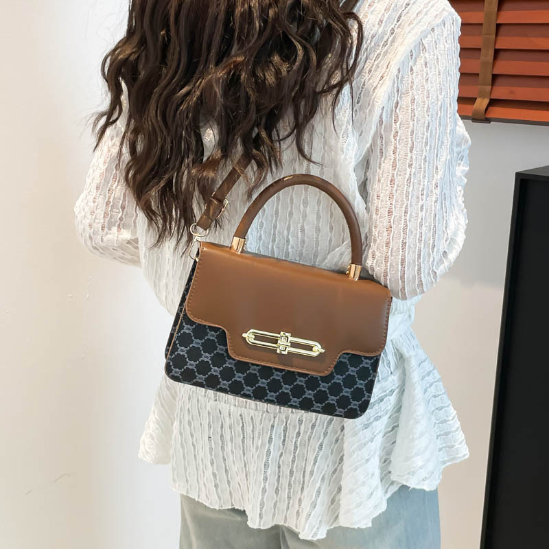 High-end women's 2025 Spring/Summer new fashionable single-shoulder crossbody color-blocking small square bag, popular women's bag in 2025 details Picture