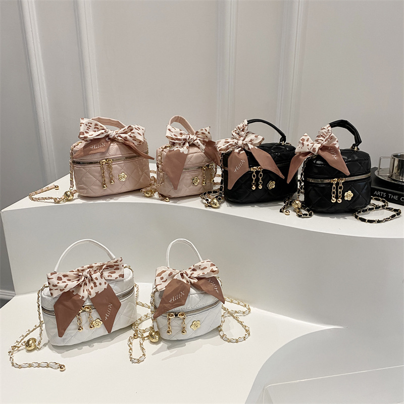 Mini bag Spring/Summer niche embroidered chain bag for women 2025 new style, high-end and versatile shoulder bag Application Scenario