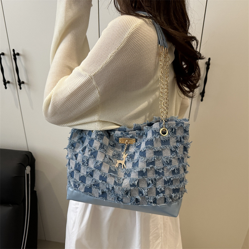 Large-capacity casual denim large bag for women, 2025 new style fashionable single-shoulder bag, commuter crossbody tote bag Specification drawing