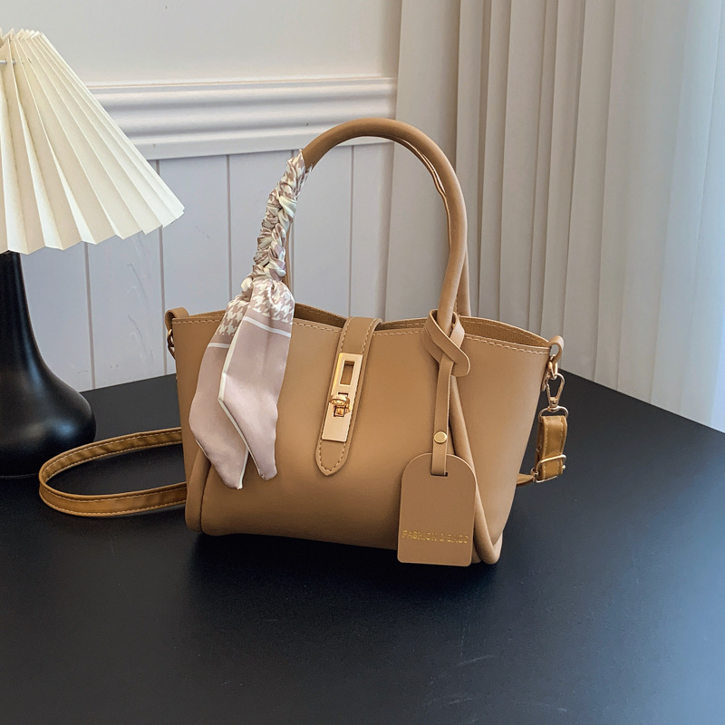 Cross-border high-end women's bag 2025 new style quality single-shoulder bag, trendy crossbody bag, stylish hand-held bucket bag full figure