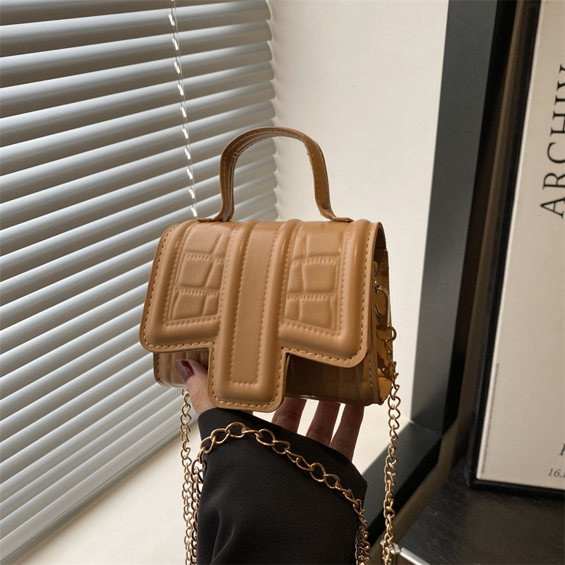 A new pure color, elegant 2025 style, simple and fashionable Korean version chain texture, fashionable single-shoulder crossbody small square bag full figure