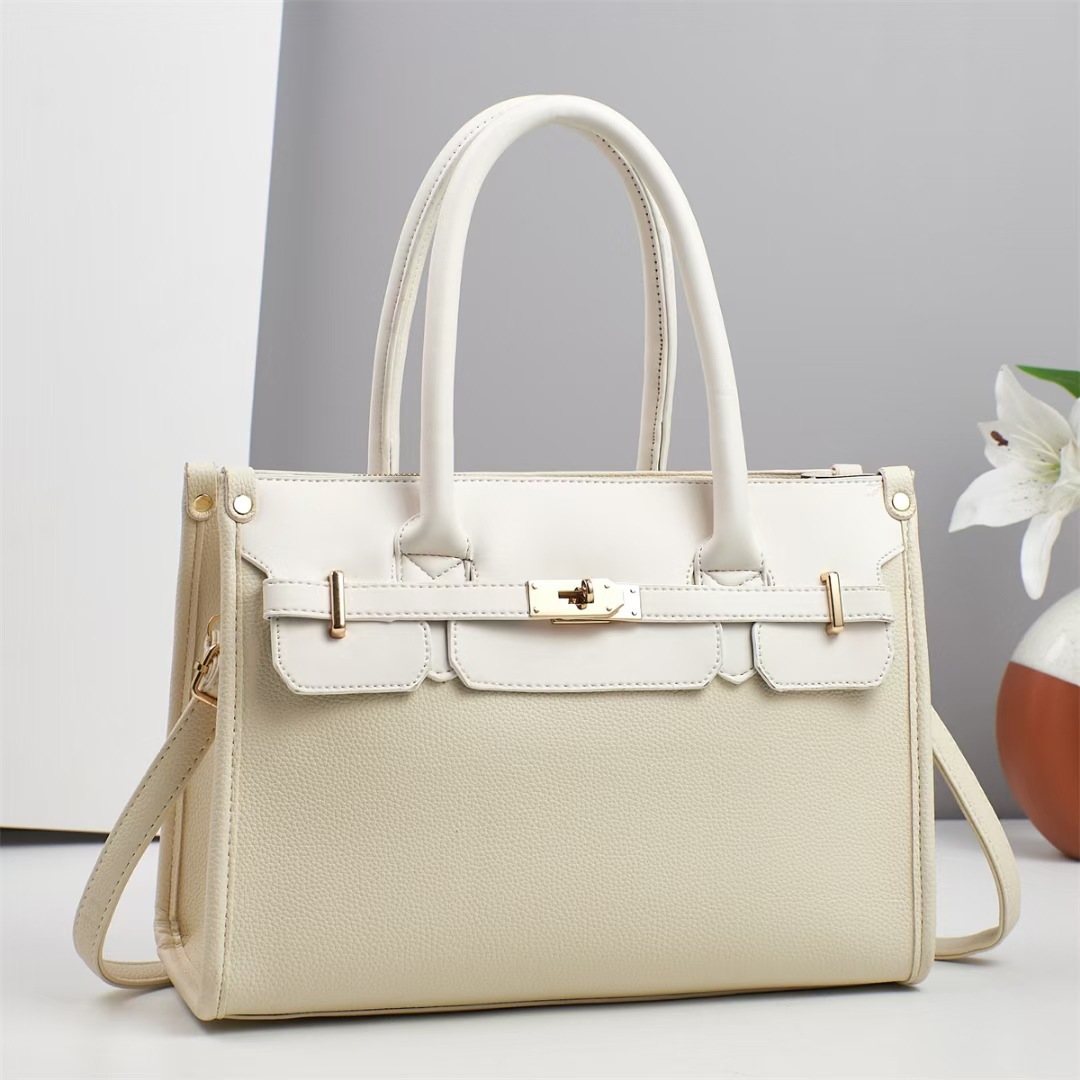 A new tote bag for women's work and commuting, a high-end and large-capacity bag for women Application Scenario