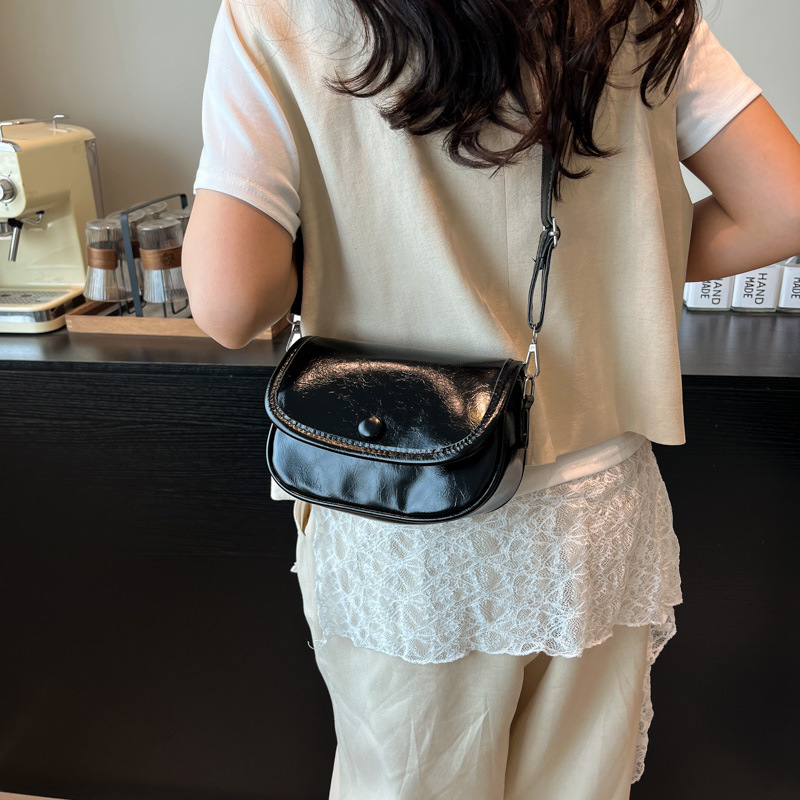 Fresh and fashionable small square bag for women 2025 summer, simple and versatile single-shoulder crossbody women's bag, cross-border trendy small bag details Picture