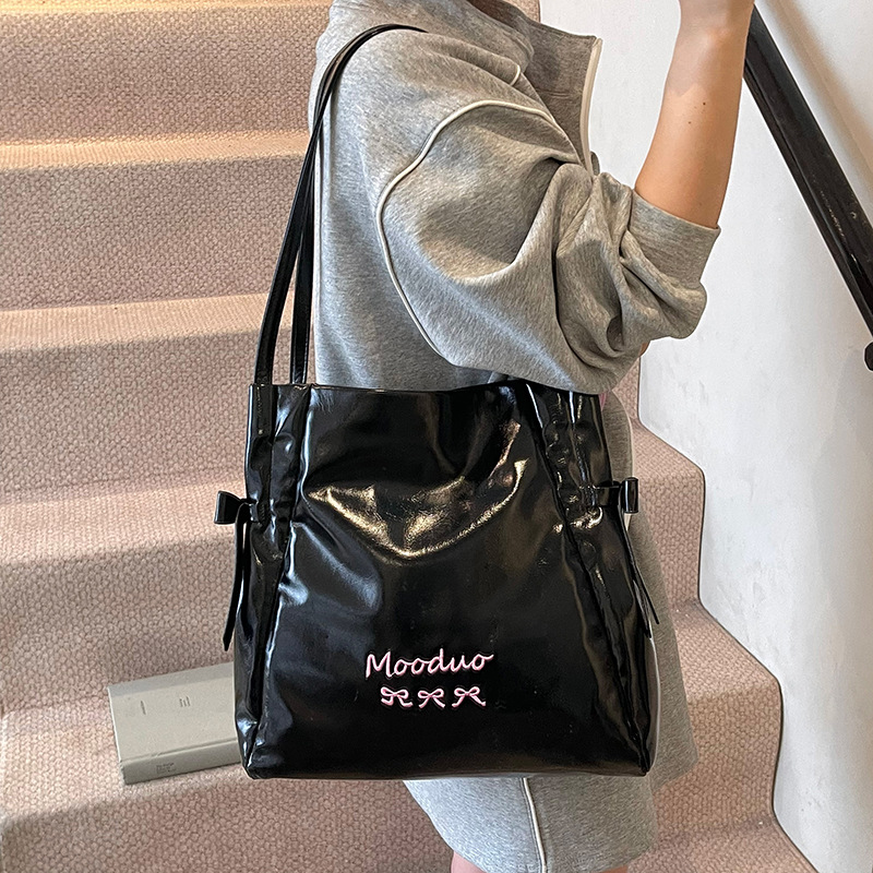 Casual, simple and large-capacity bucket bag for women, new Spring/Summer 2025, stylish underarm bag, fashionable and trendy single-shoulder bag Specification drawing