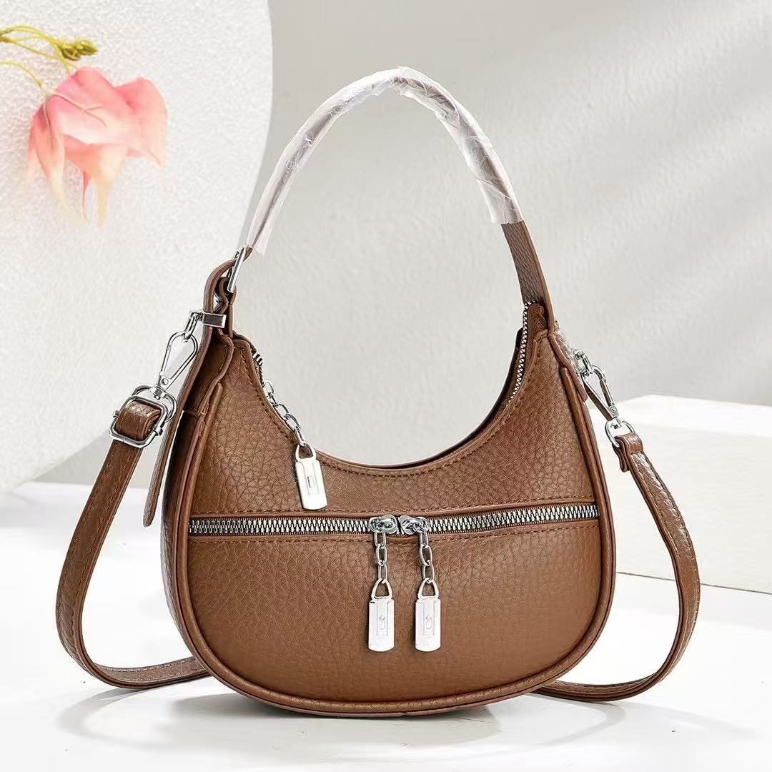 The new zipper crescent-shaped small bag is of high appearance level, fashionable cross-border single-shoulder bag, large capacity, light and elegant crossbody bag, and versatile Application Scenario