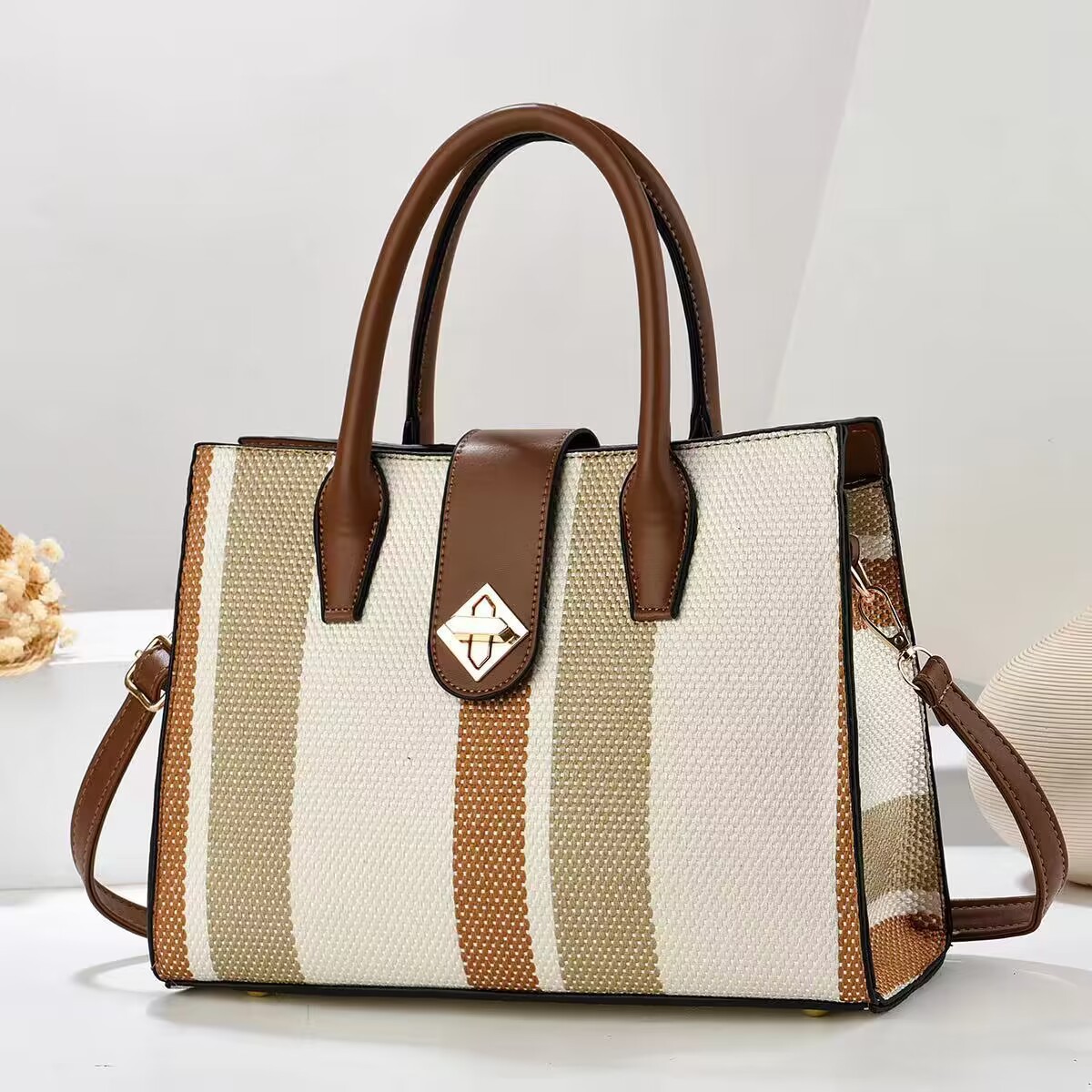 Cross-border Trend 2024 Foreign Trade New large-capacity handbag, fashionable and simple crossbody bag, versatile and casual single-shoulder bag details Picture