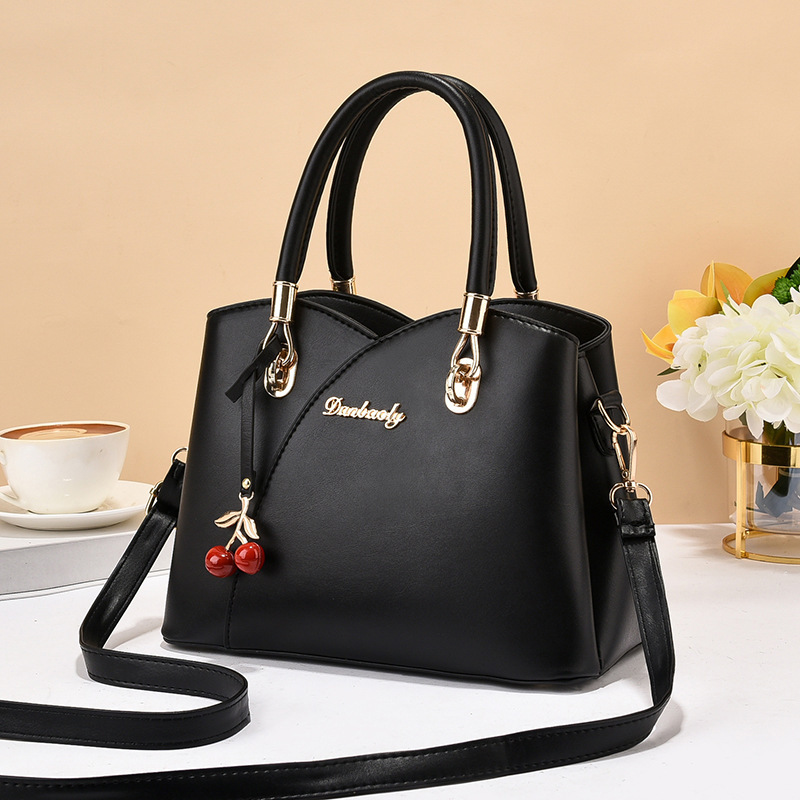 Bag Lady 2023 Autumn/Winter New Mom style handbag, elegant and large-capacity, middle-aged women's crossbody bag, single-shoulder bag Application Scenario