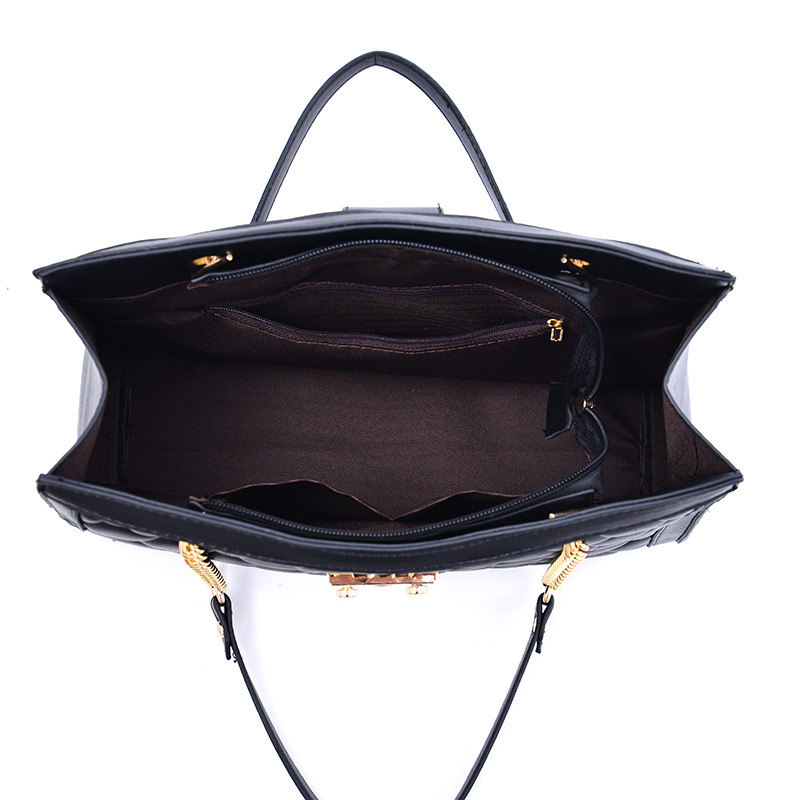 2022 New Style fashionable diamond-shaped chain bag, casual silk scarf crossbody bag, single-shoulder bag, handbag for women Application Scenario
