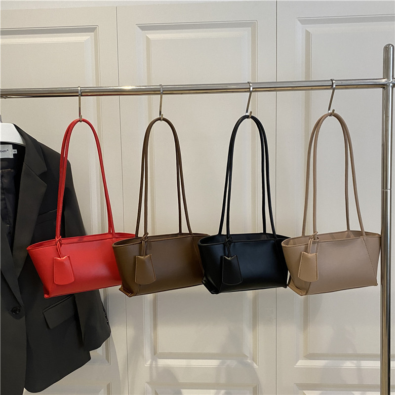 Cross-border Trendy Bag 2025 Summer New large-capacity handbag, fashionable commuting single-shoulder bag, crossbody bag Application Scenario