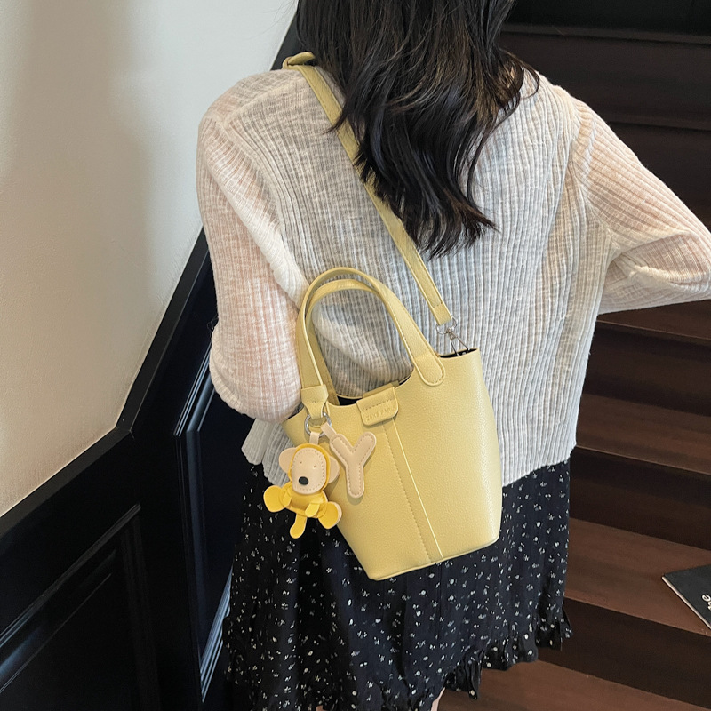 2025 New niche handbags: lychee pattern bucket bag, high-end vegetable basket bag, single-shoulder bag, fashionable crossbody bag Specification drawing
