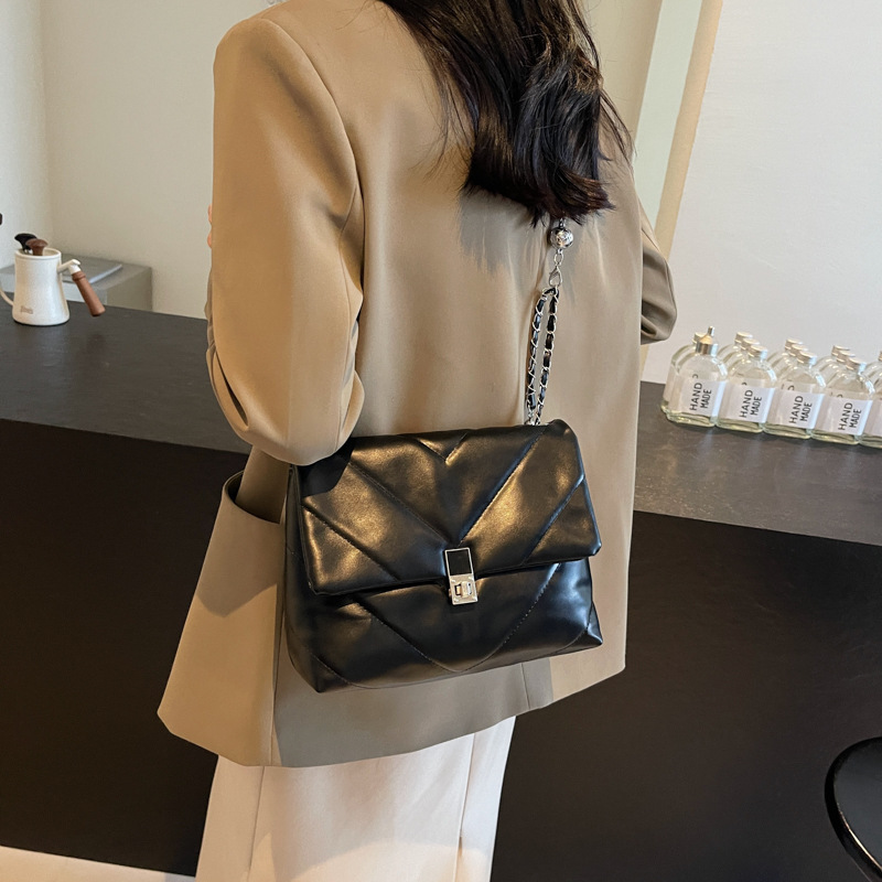 This year's popular bags: 2024 new fashion single-shoulder bags, autumn soft leather chain bags, and high-quality commuter crossbody bags Specification drawing