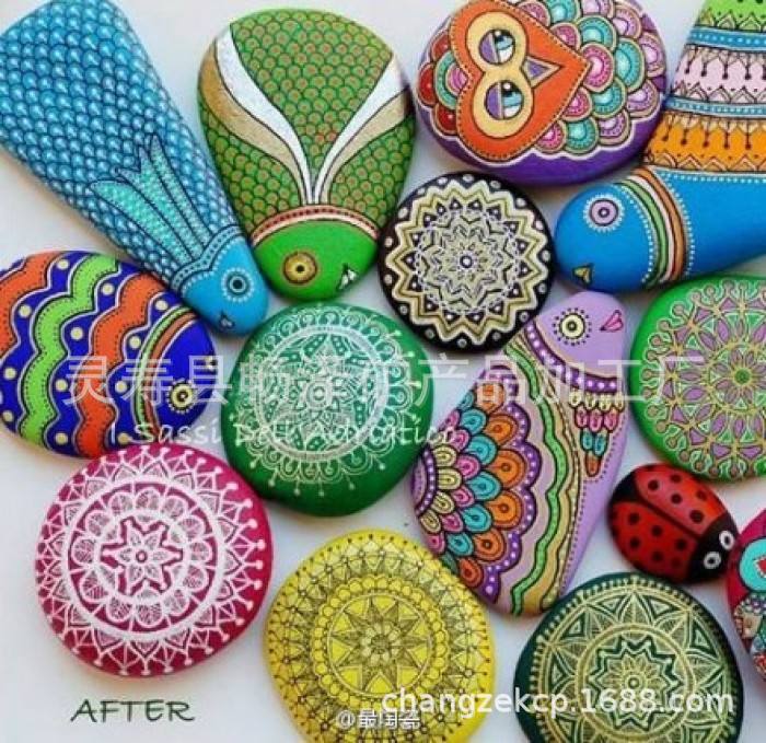 Bulk wholesale of children's hand-painted stones, creative painting stones, polished painting stones, water-polished and painted stones details Picture