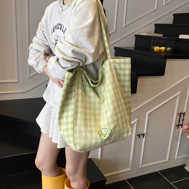 Korean InS-style embroidered letter puppy single-shoulder bag, large-capacity tote bag, female student commuting bag for class full figure