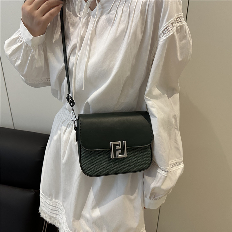 A new cross-border women's bag with an ins style, Korean-style fashionable small square bag, a casual and high-quality single-shoulder bag, and a versatile and elegant crossbody bag Specification drawing