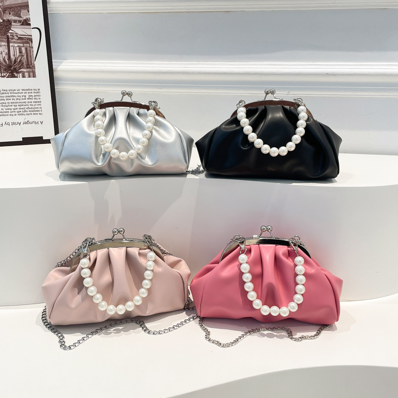Pearl chain hand-held small bag for women, 2025 new style, niche pleated chain crossbody bag, small and textured flap bag Application Scenario