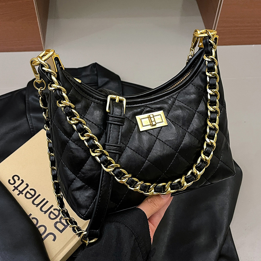 The new 2024 women's diamond-shaped chain bag, a trendy, fashionable and high-end single-shoulder bag from Maillard crossbody bucket bag full figure
