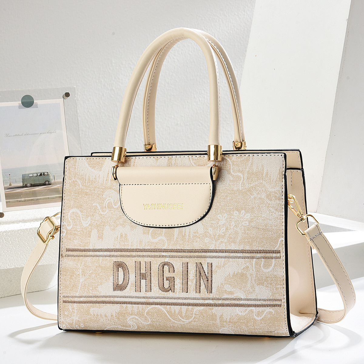 Korean trendy tote bag 2025 New style, fashionable and casual, large-capacity single-shoulder bag, high-end women's bag wholesale Application Scenario