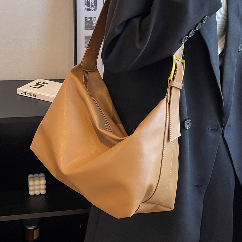 Korean retro women's bag 2025 new style, fashionable and trendy single-shoulder bag, versatile and elegant crossbody armpit bag wholesale details Picture