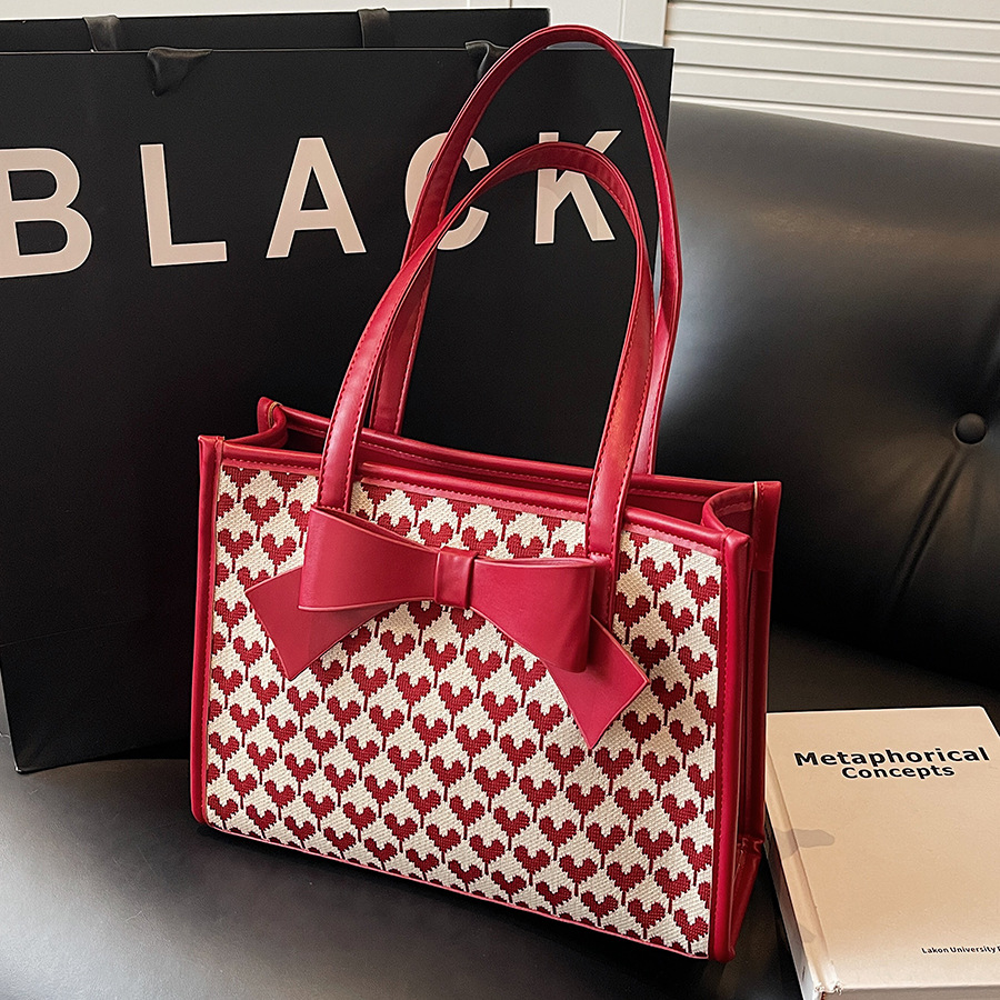 Red wedding bag, large-capacity bag, women's 2024 new style, high-end single-shoulder bag, commuter bag, bride's wedding tote bag full figure