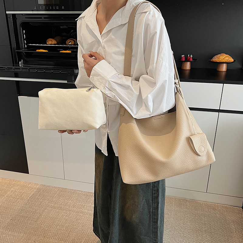 Soft leather mother and child bag, large-capacity commuter tote bag, 2025 new trendy and fashionable shoulder bag, casual and versatile underarm bag full figure
