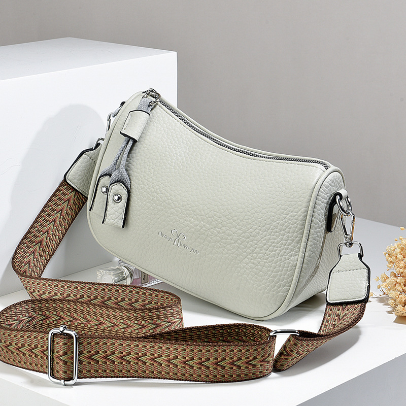 Crossbody bag, versatile women's phone bag, summer crossbody bag, new pillow bag manufacturer, Korean version, simple, mini and fashionable single details Picture