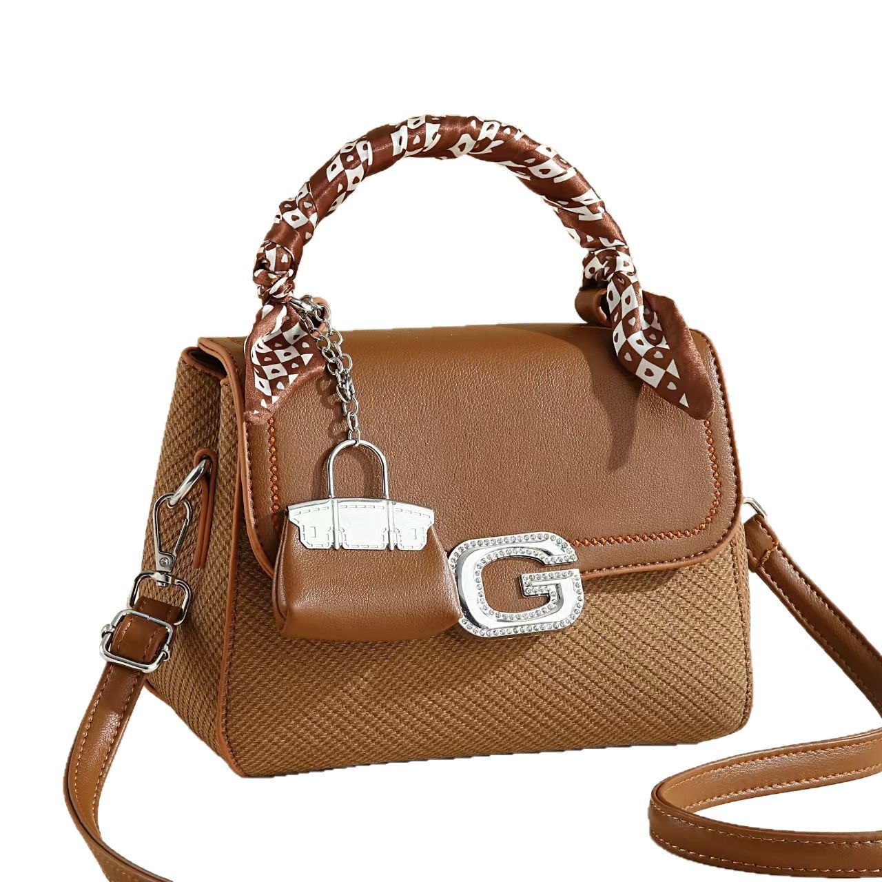 A 2025 new style single-shoulder crossbody bag, a small white square bag, as a birthday gift for a girl Item Picture