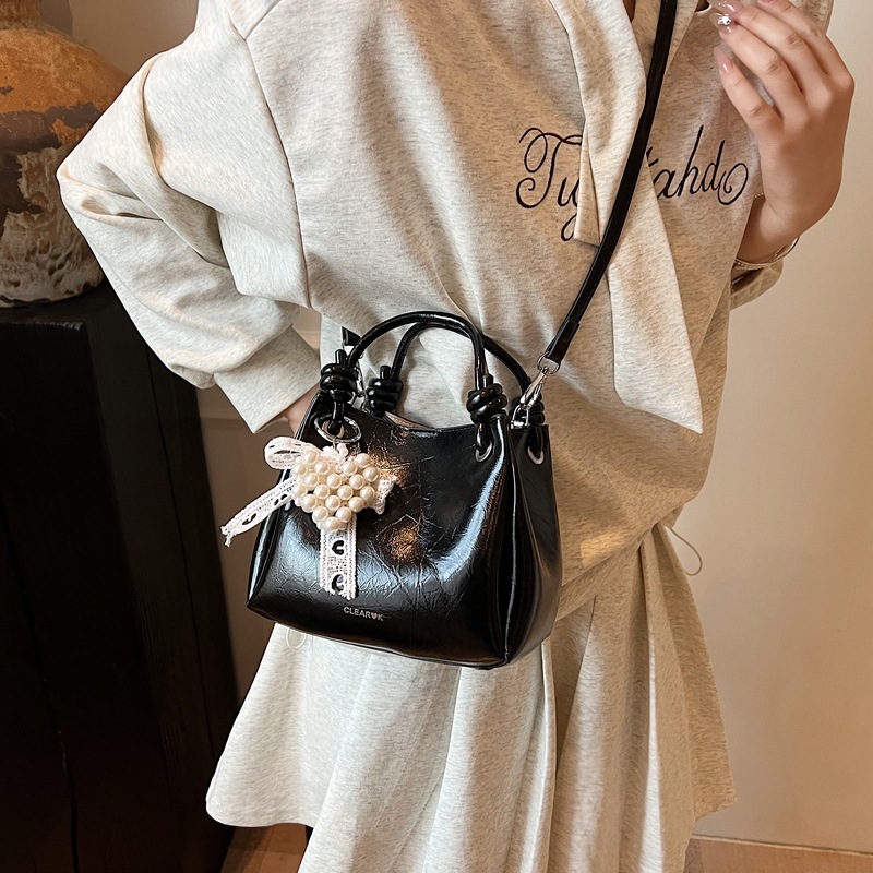Korean trendy and fashionable hand-held small square bag for women, new Spring/Summer 2025, simple, stylish and retro single-shoulder crossbody bag Specification drawing