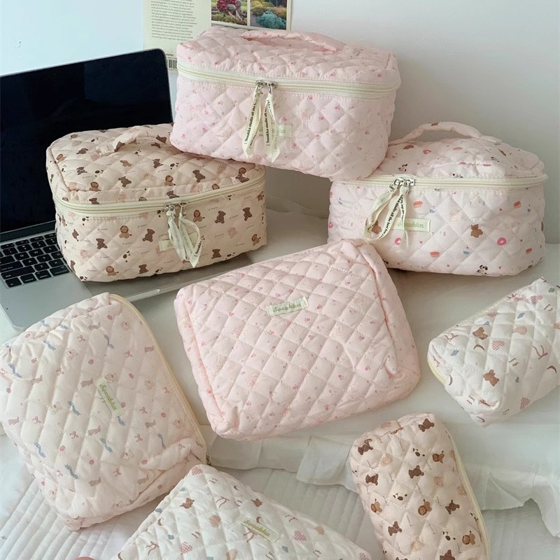 ins cute bear makeup bag for women, new large-capacity travel portable toiletry bag, student dormitory storage bag details Picture