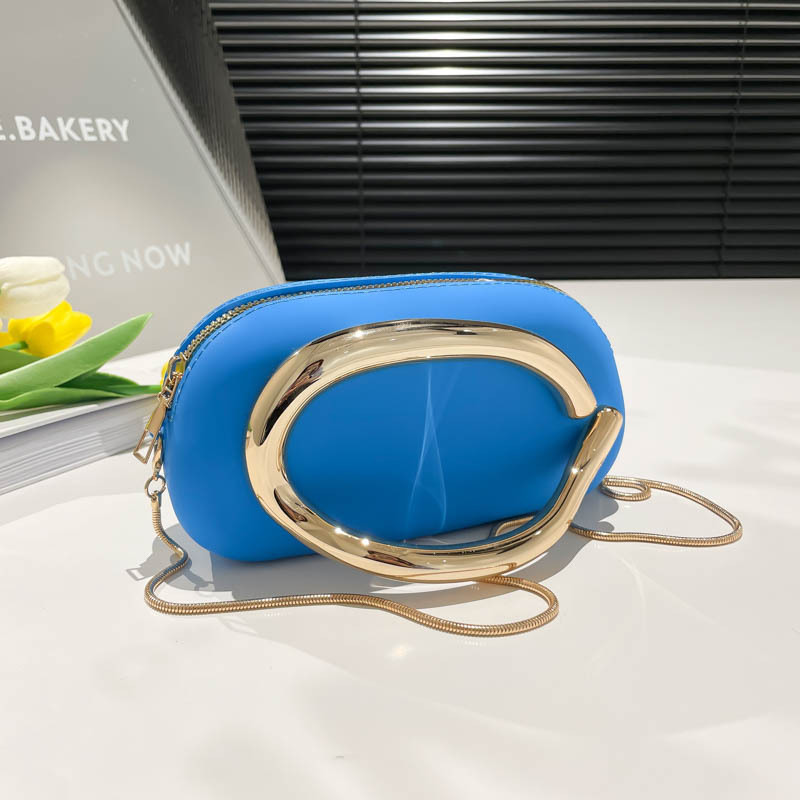 Single-shoulder hand-held women's bag, solid color, large capacity, 2025 new trendy metal handle, personalized evening chain bag full figure
